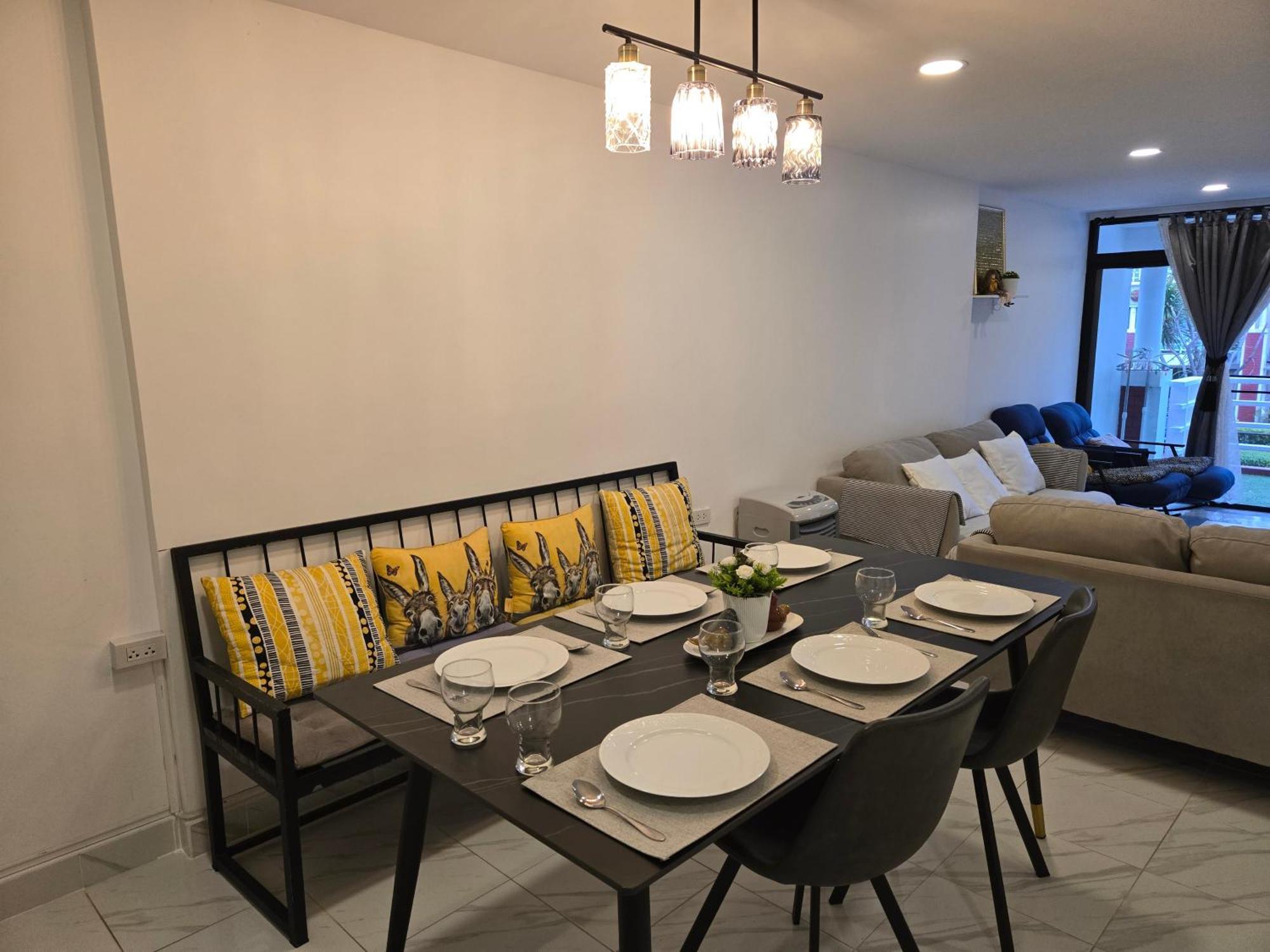 2 Beds Front Appartamento Jomtien Beach