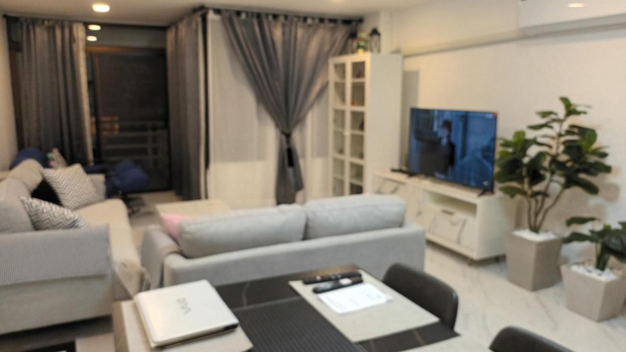 2 Beds Front *