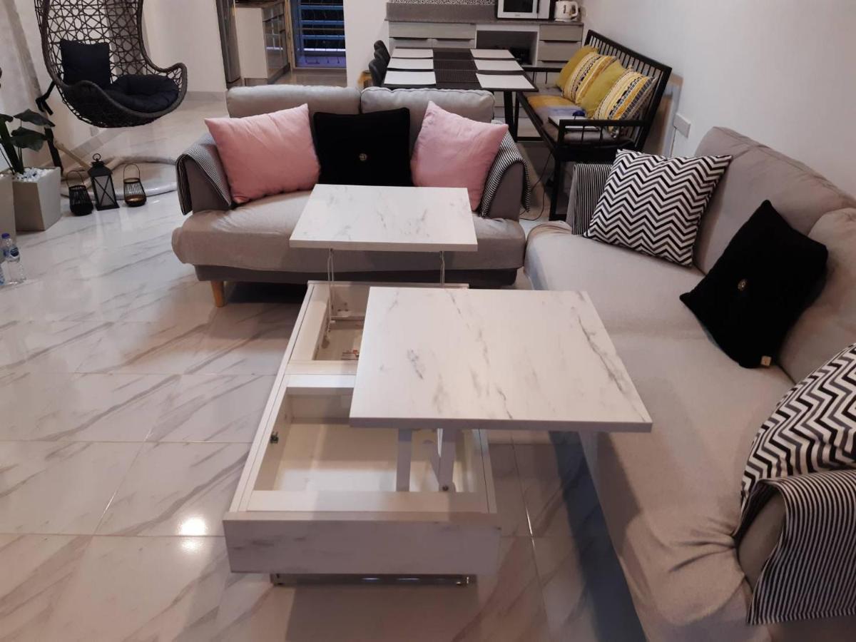 2 Beds Front Apartment *