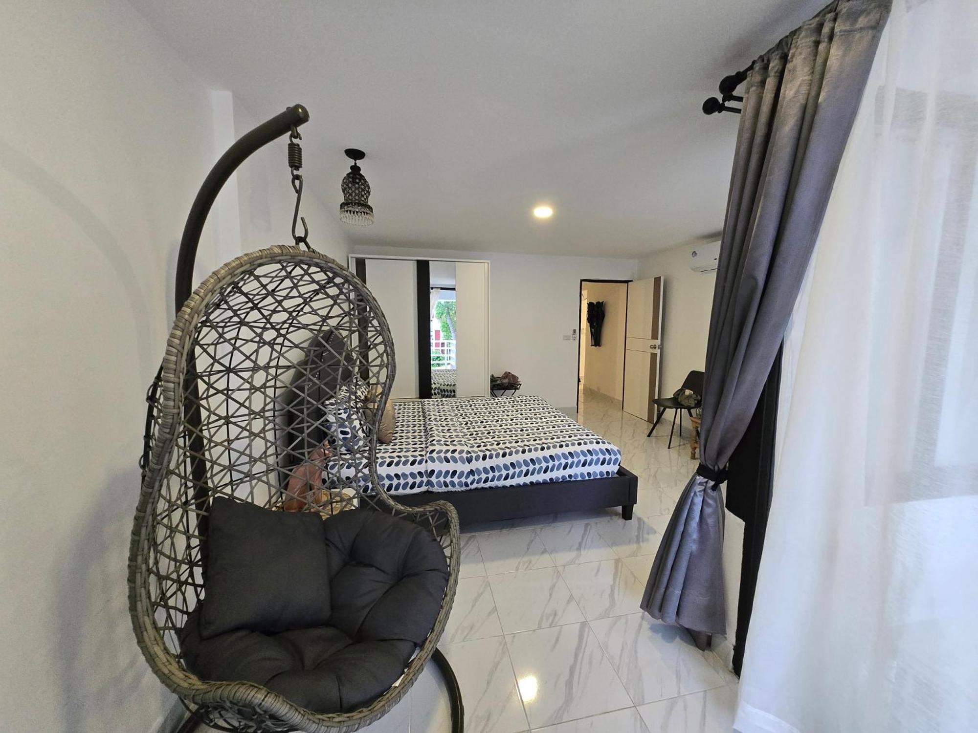 Apartment 2 Beds Front Jomtien Beach