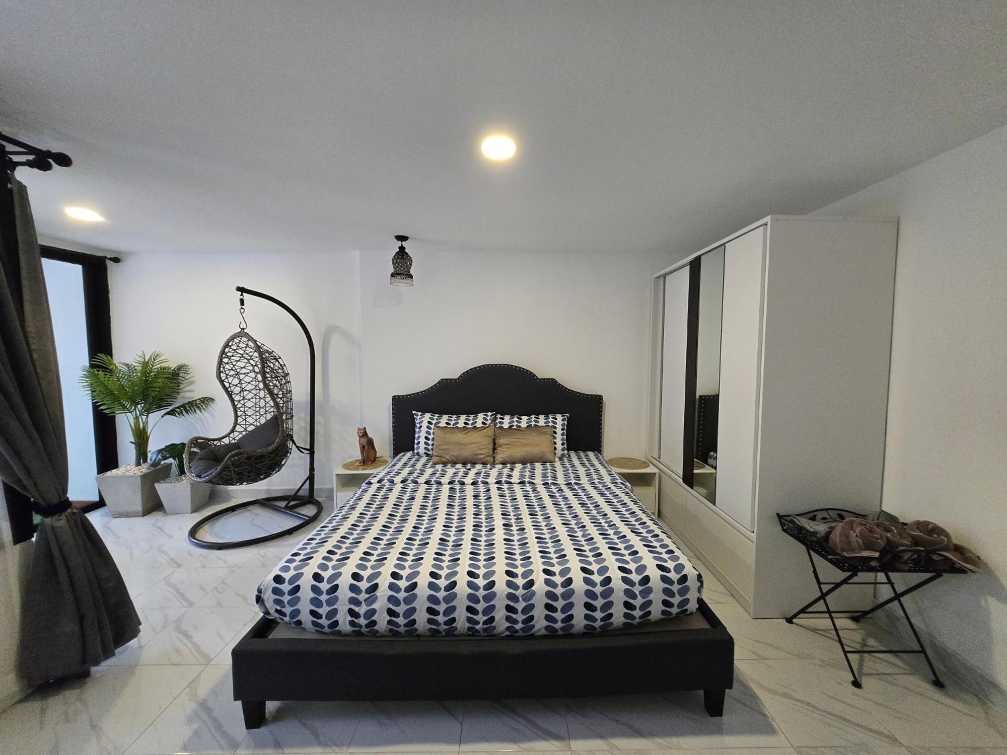 2 Beds Front Apartment *