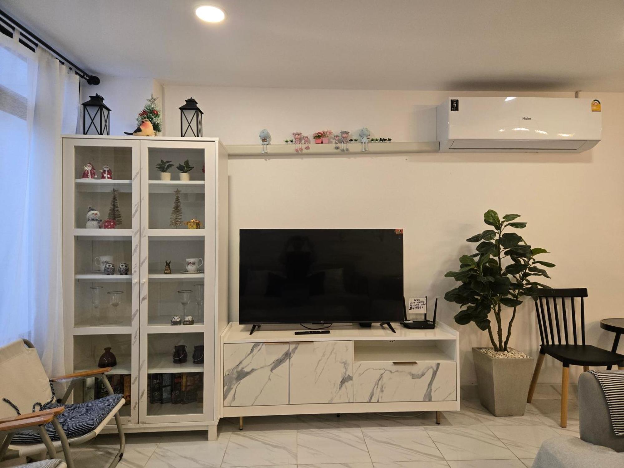 2 Beds Front Apartment Jomtien Beach